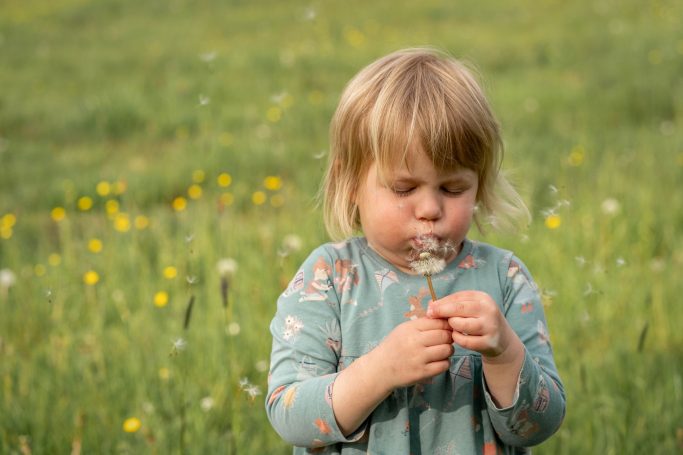 Kind mit Seifenblasen